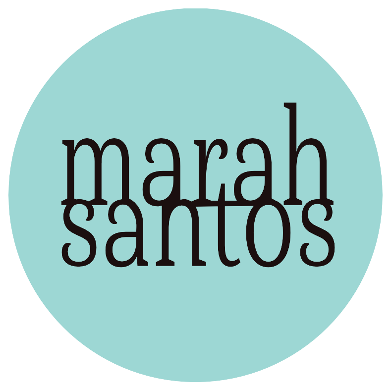 Round logo of Marah Santos written in black on turquoise background.